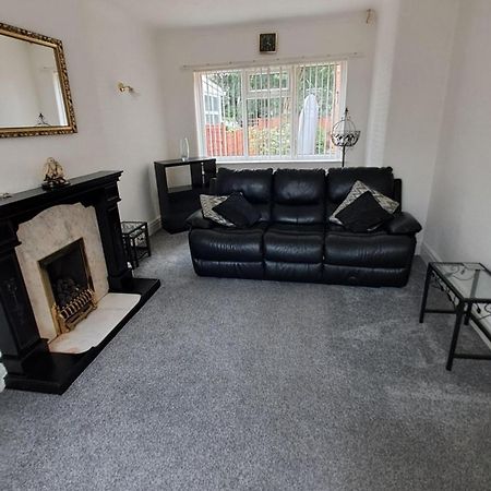 Dalton House - Three Bedroom Property Stretford Free Parking Near The Trafford Centre Manchester Ngoại thất bức ảnh