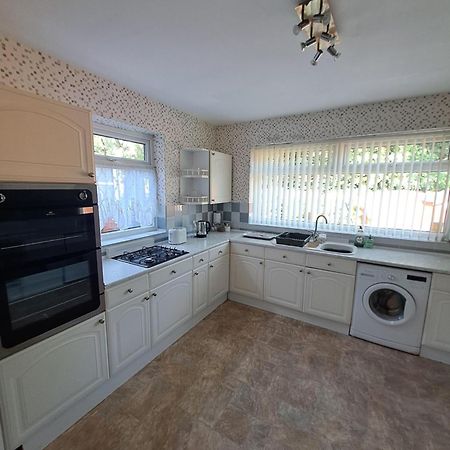 Dalton House - Three Bedroom Property Stretford Free Parking Near The Trafford Centre Manchester Ngoại thất bức ảnh